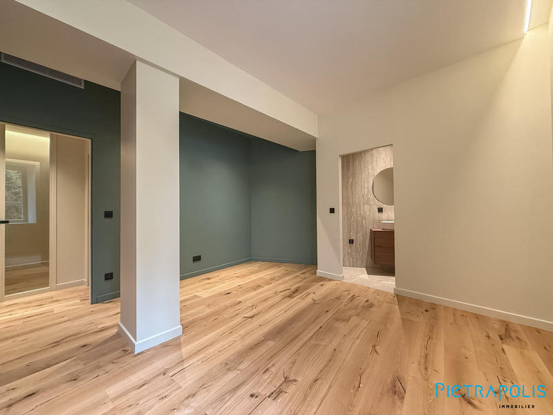 Appartement - 102 m² - 4 pièces