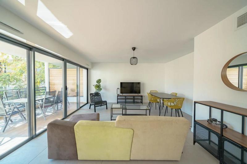 Appartement - 100 m² - 4 pièces