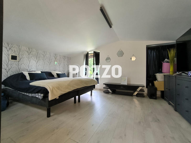 Maison - 153 m² - 15 pièces