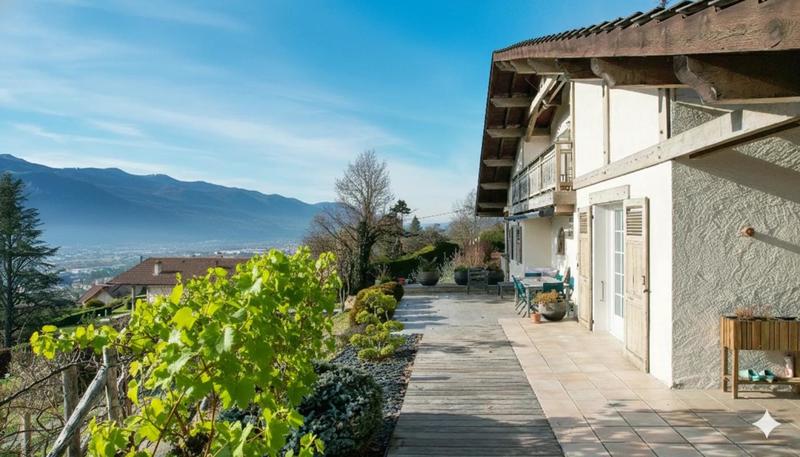 Villa - 330 m² - 10 pièces