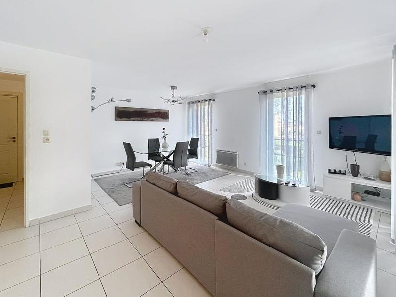 Appartement - 75 m² - 3 pièces