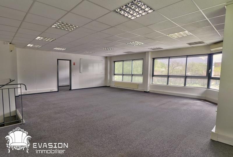 Bureau - 240 m²