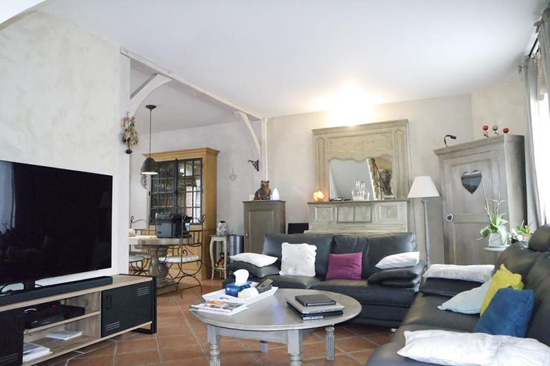 Maison - 310 m² - 15 pièces