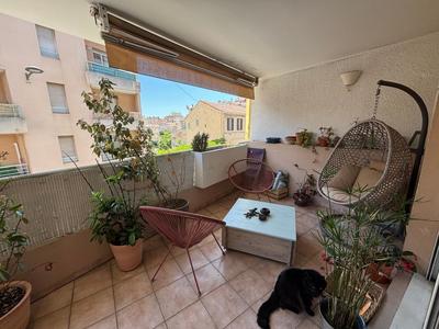 Appartement - 94 m² - 4 pièces