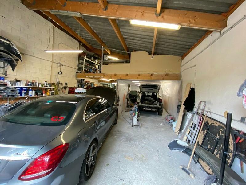 Fonds de commerce - Local commercial - 85 m²