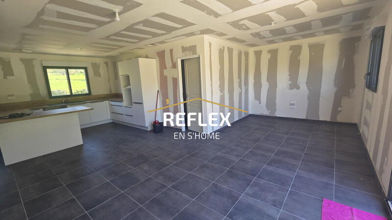Maison - 98 m² - 5 pièces