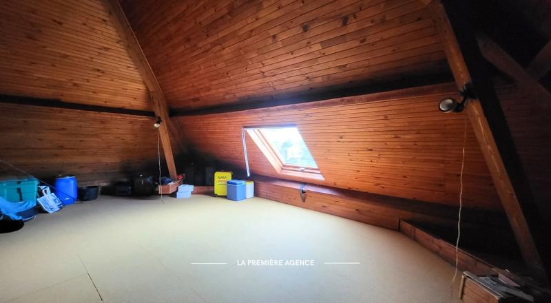 Maison traditionnelle - 156 m² - 6 pièces