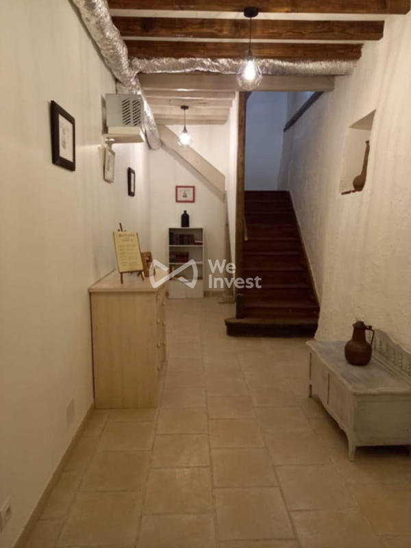 Maison - 334 m² - 6 pièces