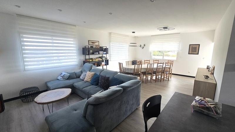 Propriété - 246 m² - 8 pièces