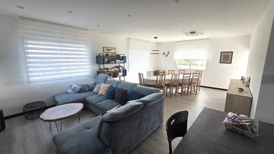 Propriété - 246 m² - 8 pièces