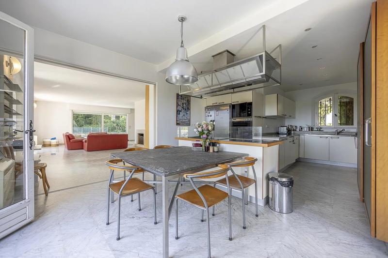 Maison - 263 m² - 7 pièces