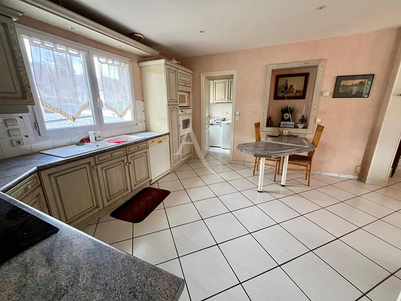 Appartement - 180 m² - 5 pièces