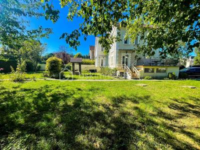 Maison ancienne - 240 m² - 9 pièces