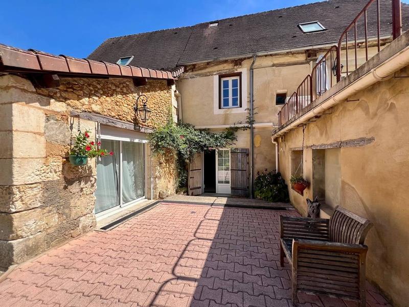 Maison traditionnelle - 440 m² - 13 pièces