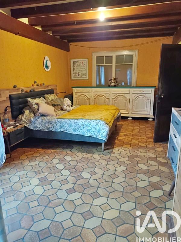 Maison - 377 m² - 10 pièces