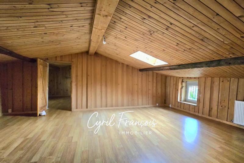 Maison - 212 m² - 8 pièces