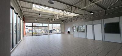 Local commercial - 350 m² - 4 pièces
