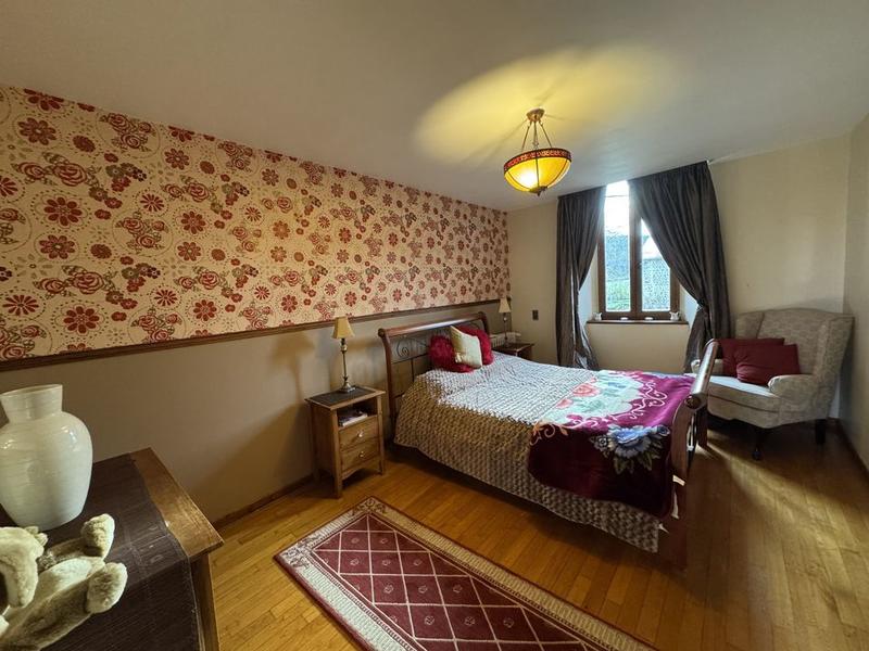 Maison ancienne - 450 m² - 12 pièces