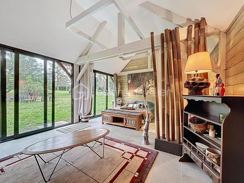 Maison traditionnelle - 210 m² - 7 pièces