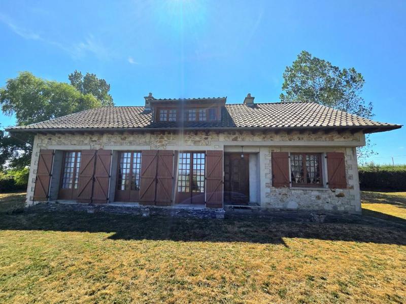 Maison en pierre - 109 m² - 6 pièces