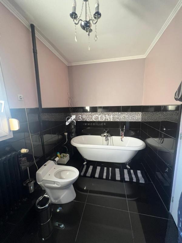 Maison - 187 m² - 6 pièces