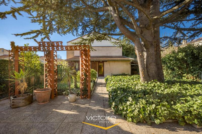 Maison - 500 m² - 7 pièces