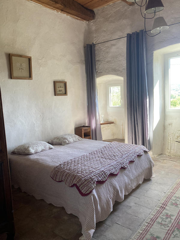 Mas - 300 m² - 12 pièces