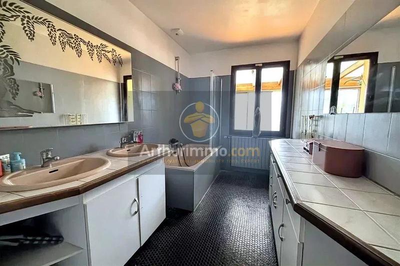 Maison - 160 m² - 8 pièces