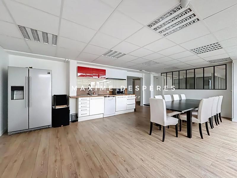 Loft - 325 m² - 6 pièces