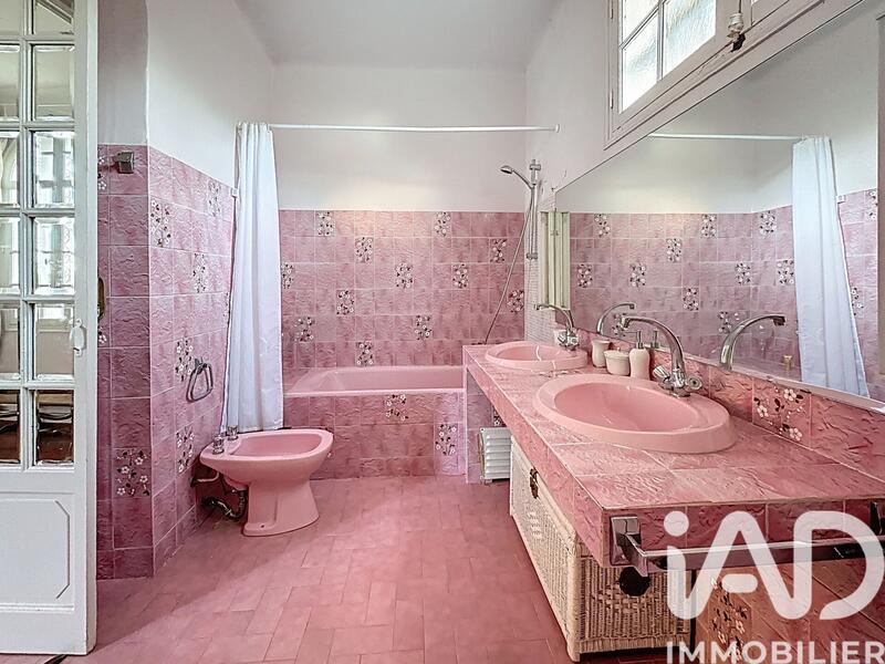 Maison - 292 m² - 11 pièces