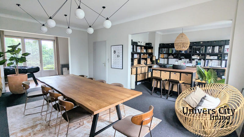 Maison - 284 m² - 11 pièces