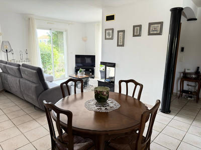 Maison - 93 m² - 4 pièces