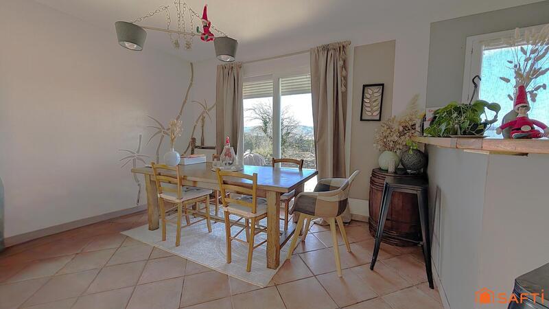 Maison - 96 m² - 5 pièces