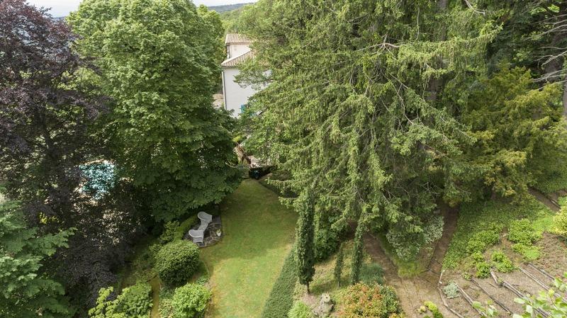 Maison - 312 m² - 9 pièces