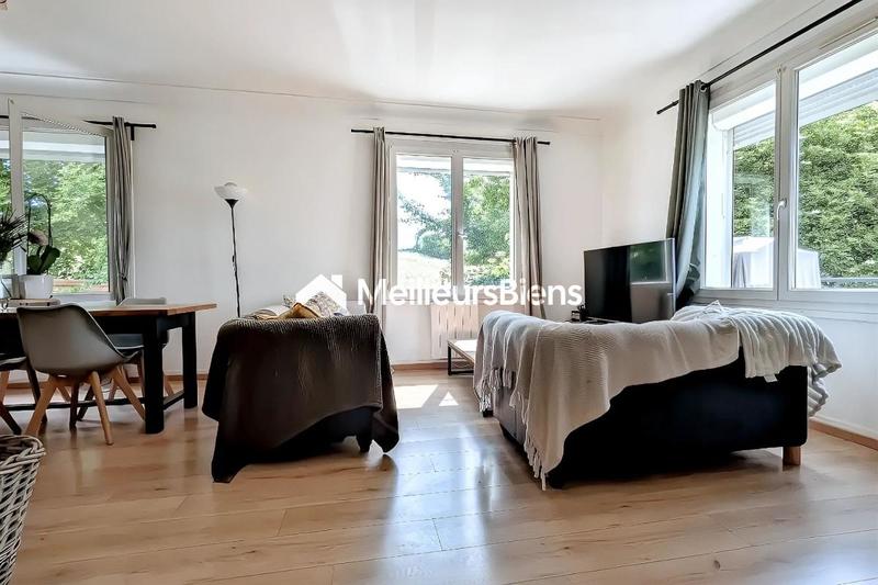 Maison - 121 m² - 6 pièces