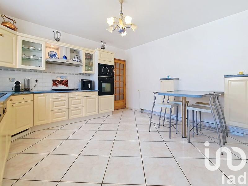 Maison - 180 m² - 7 pièces