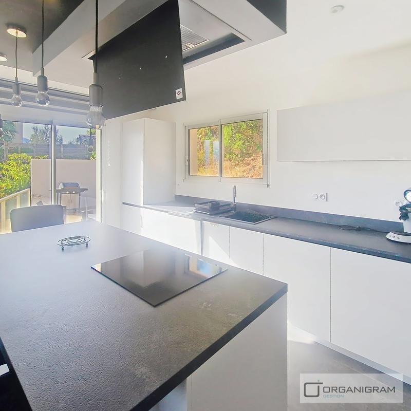 Villa - 101 m² - 4 pièces