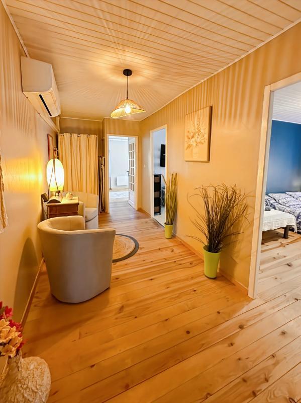 Maison - 268 m² - 9 pièces