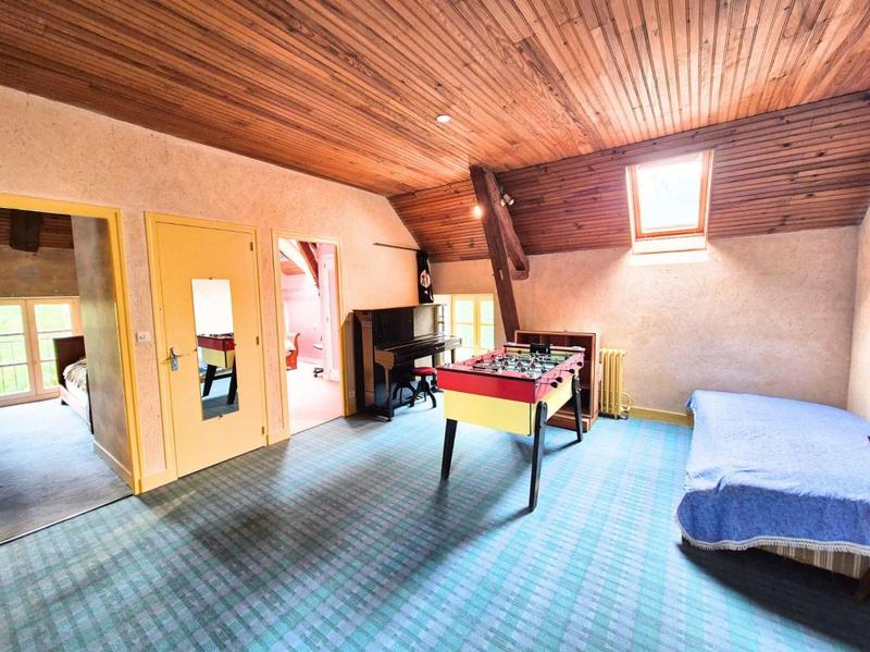 Maison - 252 m² - 9 pièces