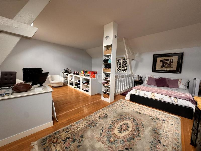 Demeure - 260 m² - 10 pièces