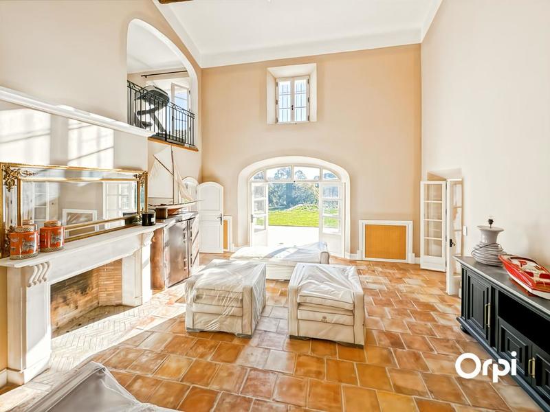 Mas - 261 m² - 6 pièces