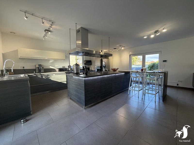 Maison - 229 m² - 6 pièces