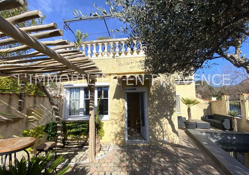 Maison traditionnelle - 95 m² - 3 pièces