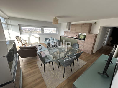 Appartement - 90 m² - 4 pièces