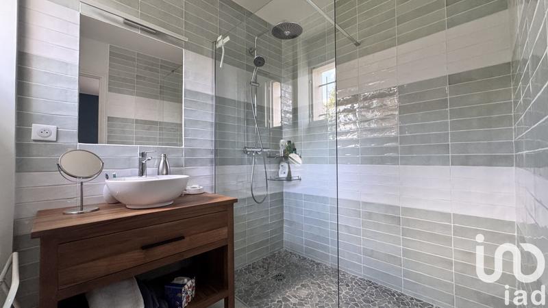 Maison - 214 m² - 8 pièces