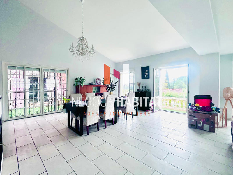 Villa - 280 m² - 7 pièces