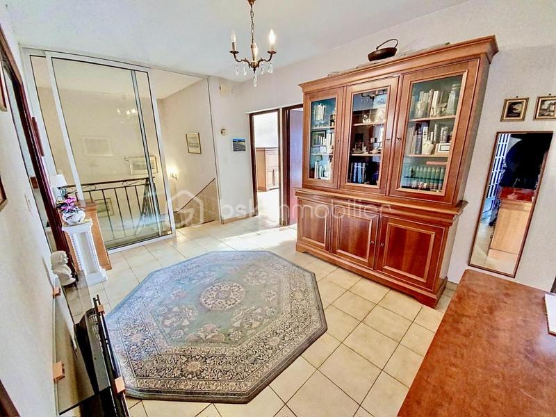 Maison - 180 m² - 6 pièces