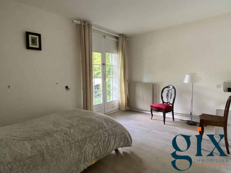 Maison - 162 m² - 9 pièces