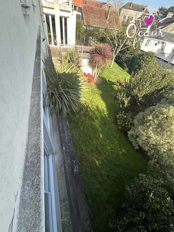 Maison - 251 m² - 9 pièces