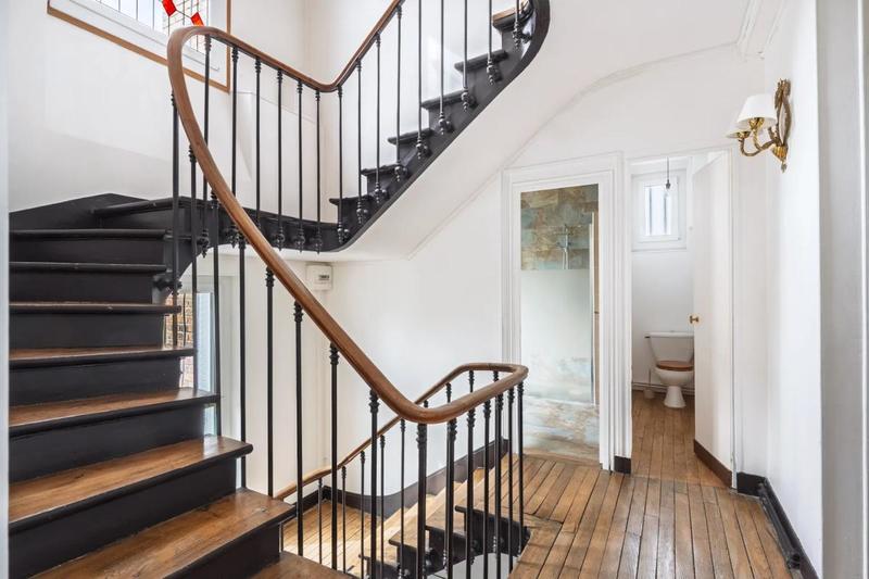 Maison - 228 m² - 8 pièces